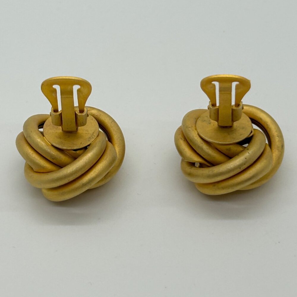Vintage Matte Gold Knot Earrings Clip-On Brushed Gold-Tone Love Knot Statement - Picture 7 of 16